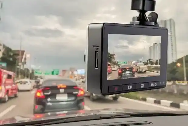 gravador-de-video-com-camera-cctv-de-carro-para-seguranca-de-conducao-na-estrada